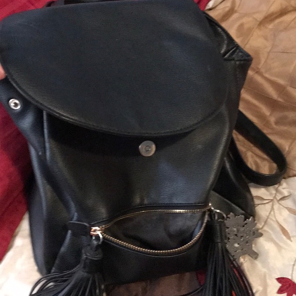 Fake leather black forever 21 backpack! - Picture 3 of 6